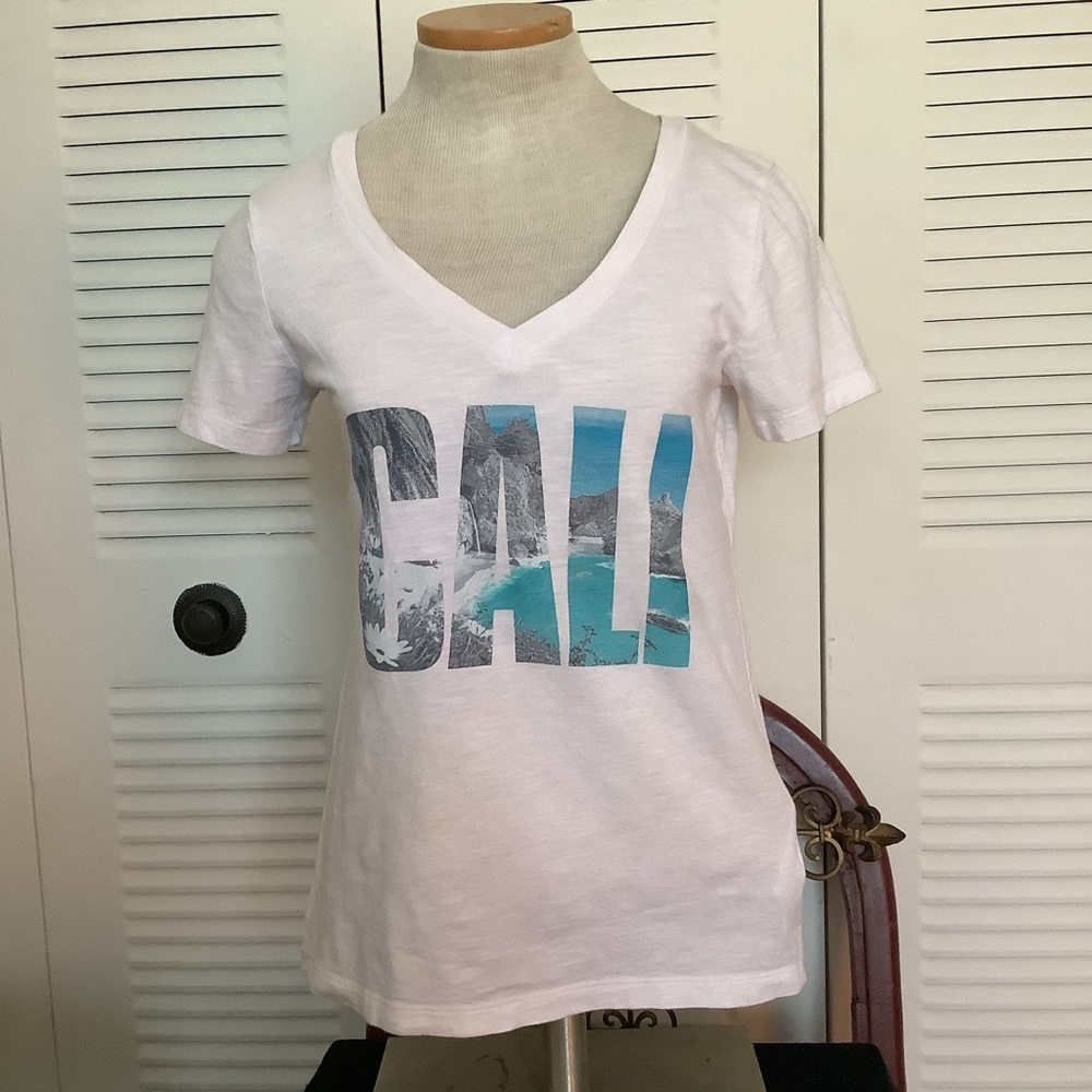 Old Navy XS Cali V Neck